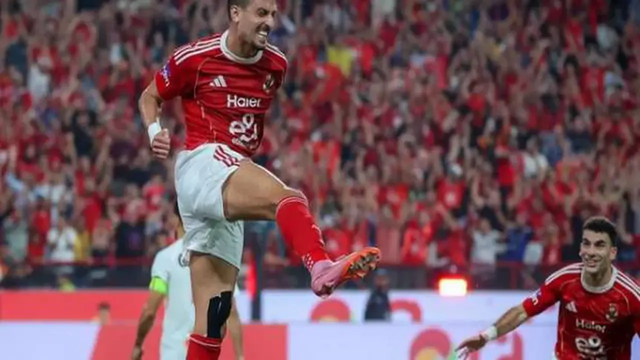 طaher محمد يكشف تفاصيل مباراة الأهلي والجيش الملكي وتسلسل حادثة «سكينة المعجون»